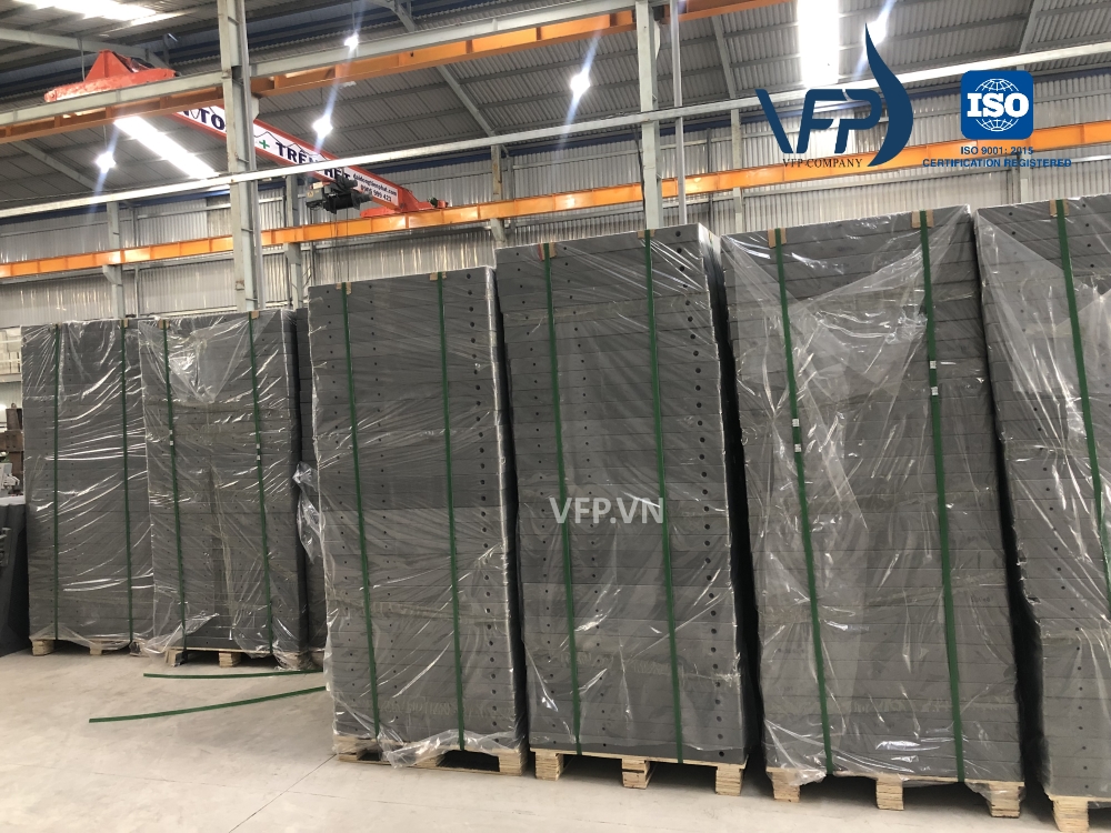 Công ty sản xuất tấm nhựa khung bản