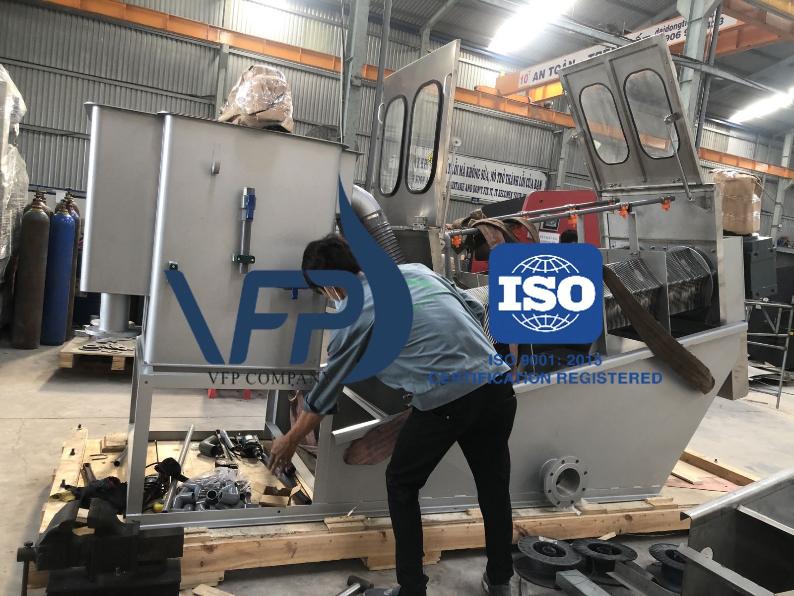 cong-nghe-san-xuat-may-ep-bun-truc-vit