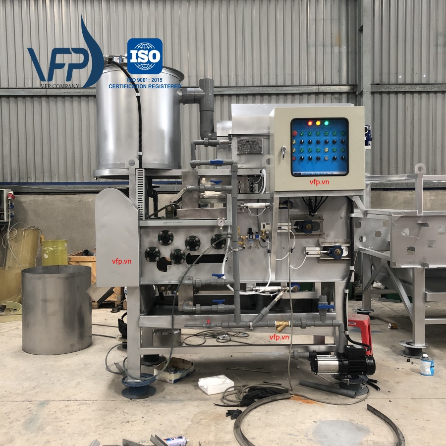 Máy ép bùn trục vít Công Ty TNHH SX Máy Ép Lọc VINA