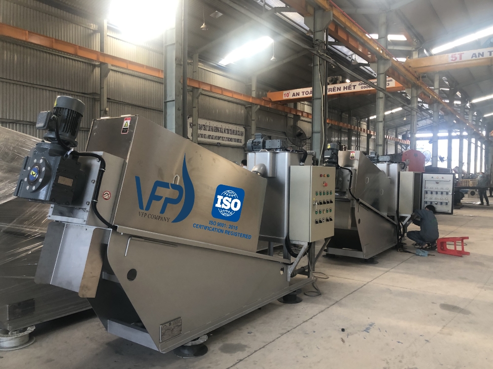 Cho thuê máy ép bùn trục vít